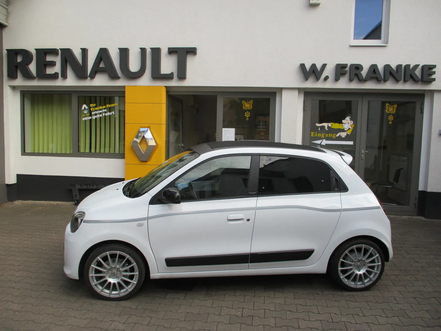 Twingo 3 mit H&R Federn auf Elia 17 Zoll